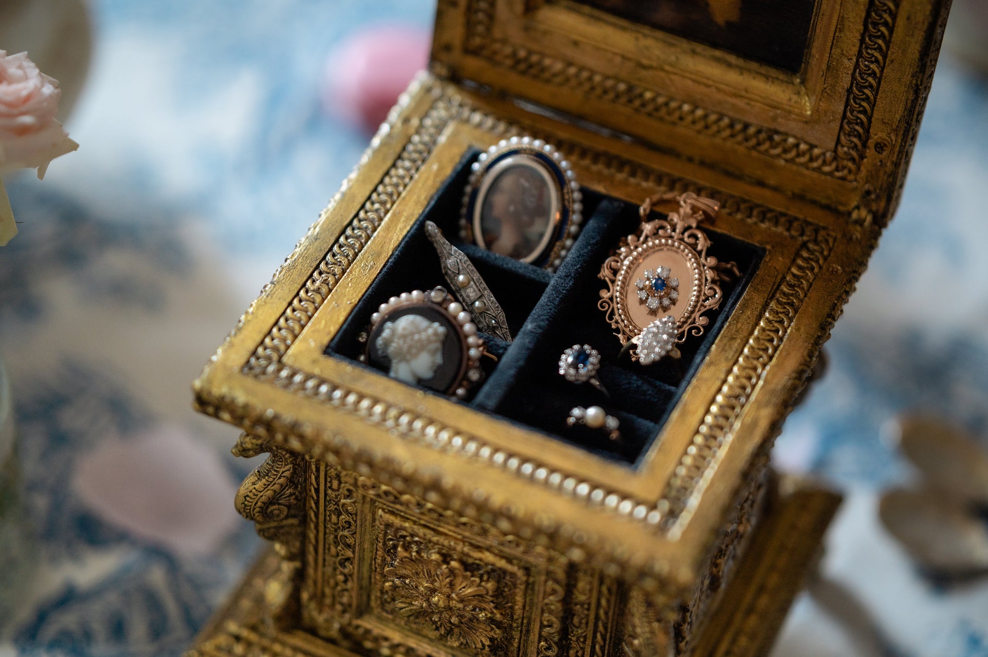 Les médaillons et autres