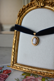 Collier Velour ras de cou pendentif camée coquillage