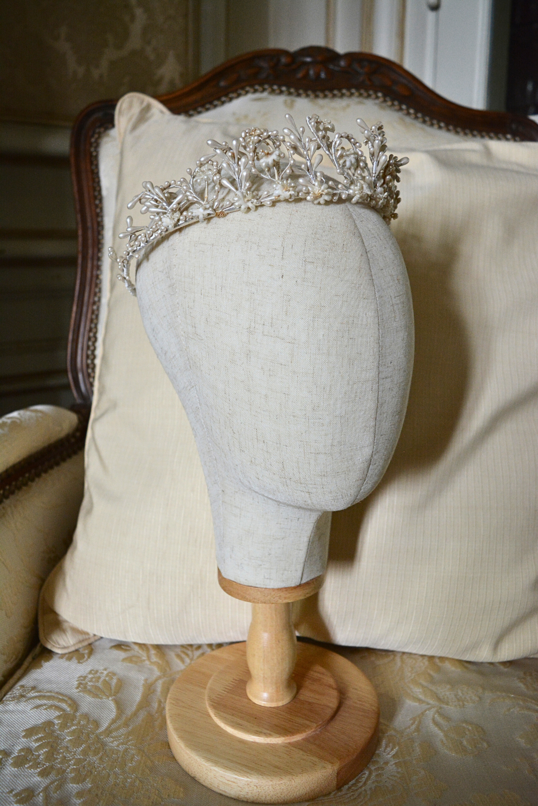 Couronne de Mariée Ancienne en Fleurs de Cire et Perles