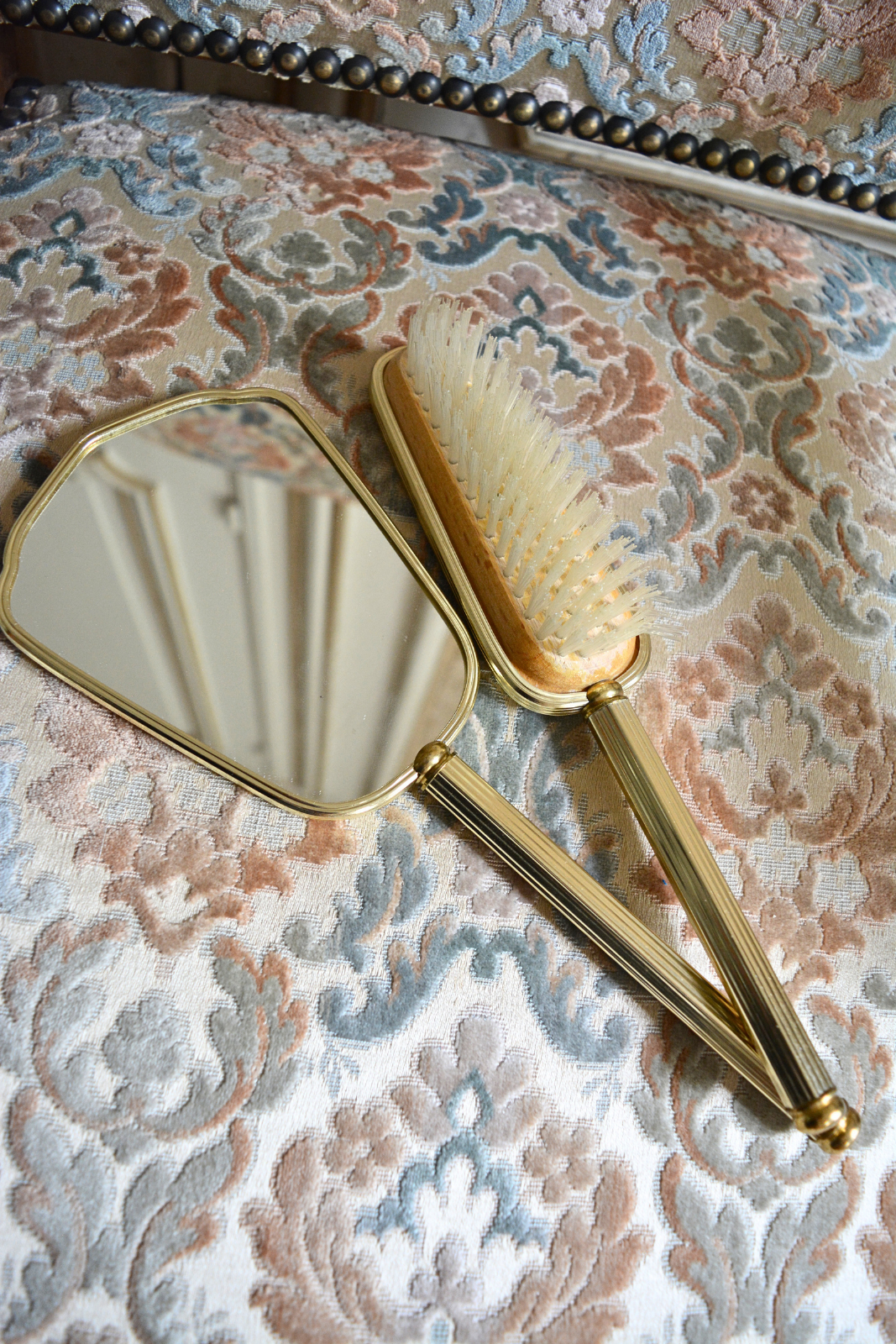 Set de Coiffure Vintage Doré à Broderie Fleurs