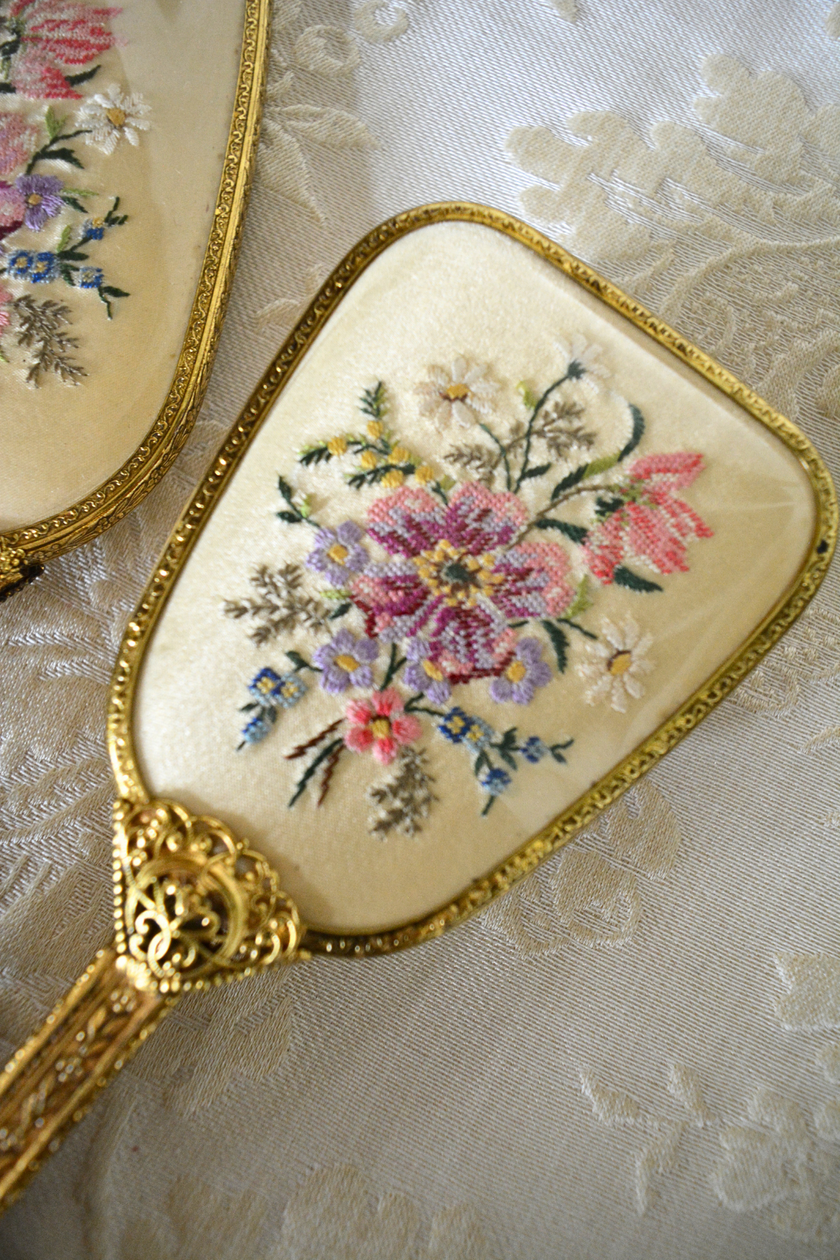 Set de Coiffure Vintage Doré Broderies Fleurs