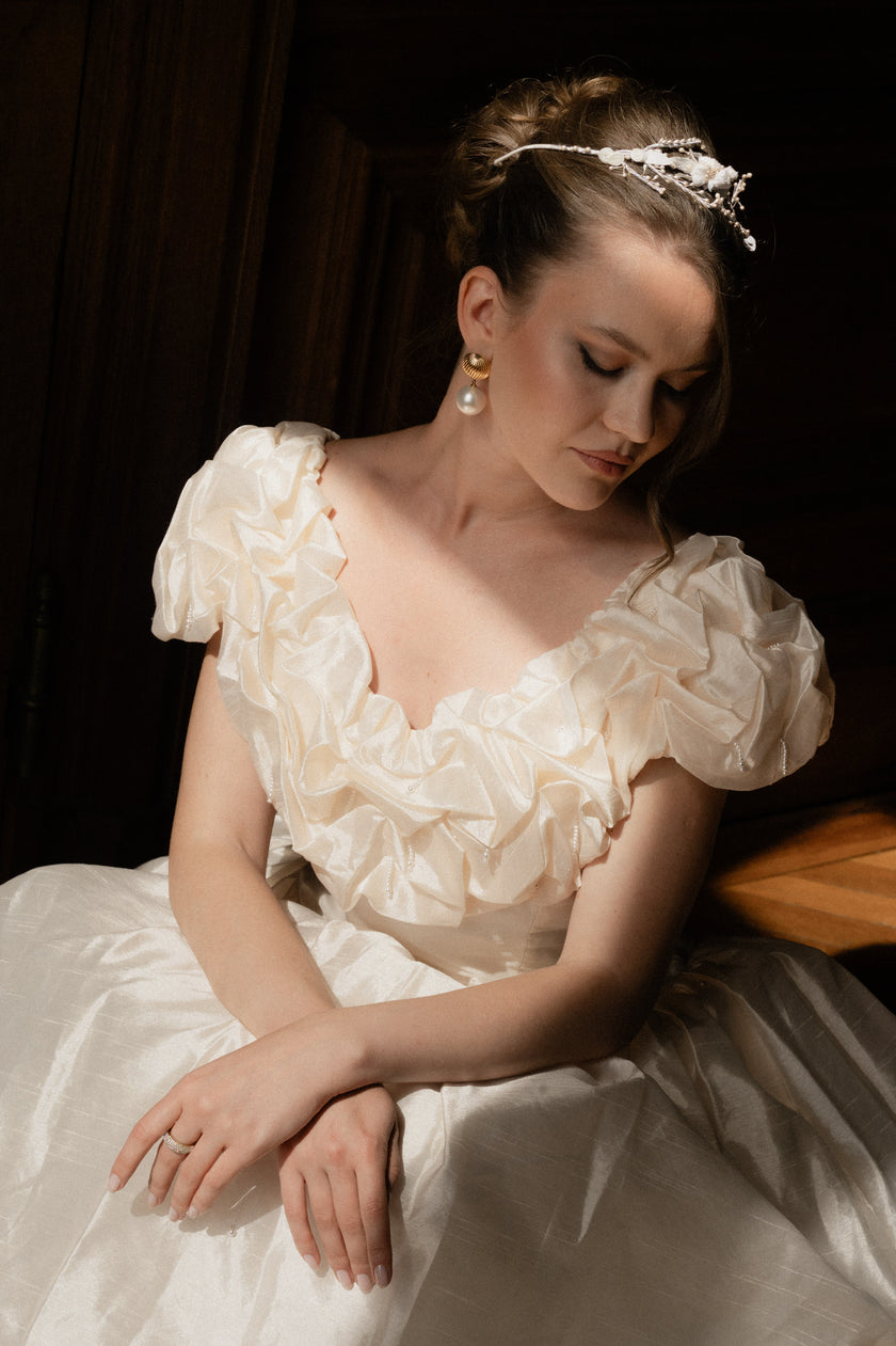 Couronne en Fleurs de Cire et Perles