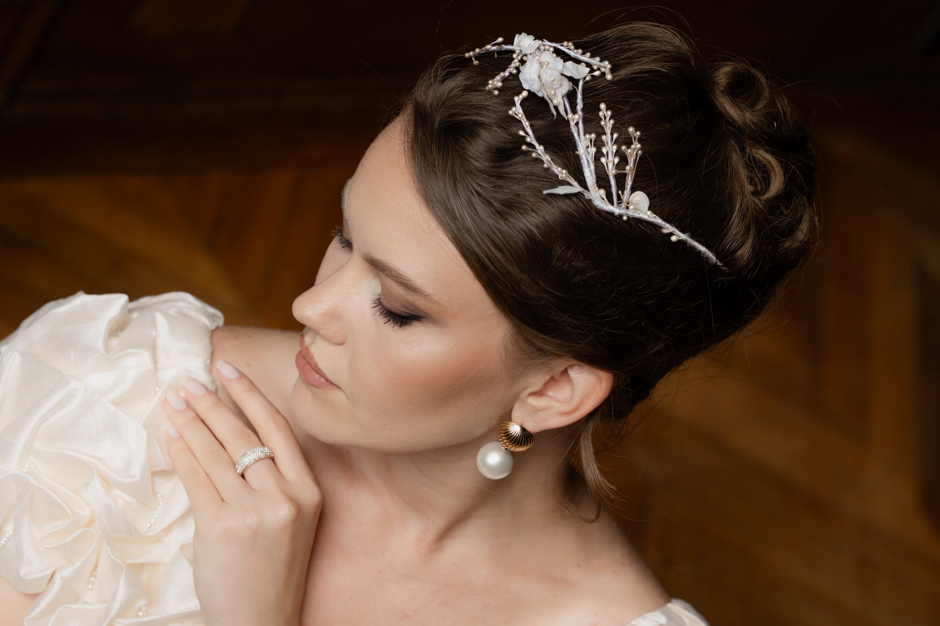 Couronne en Fleurs de Cire et Perles