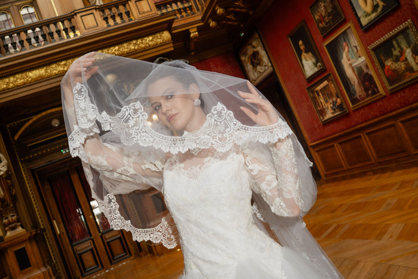 Voile en Tulle et Dentelle