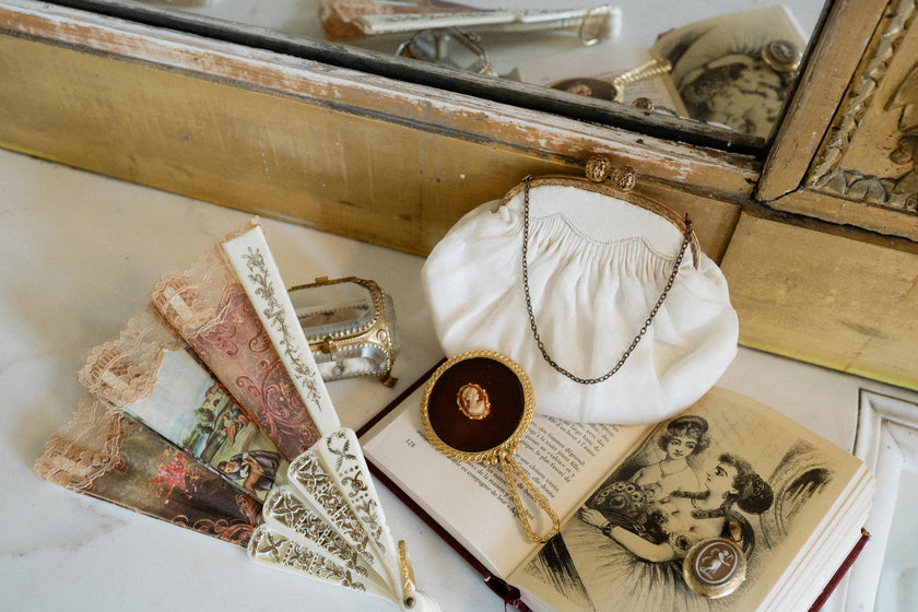 Petit Miroir de Poche Rond – Camée Années 60