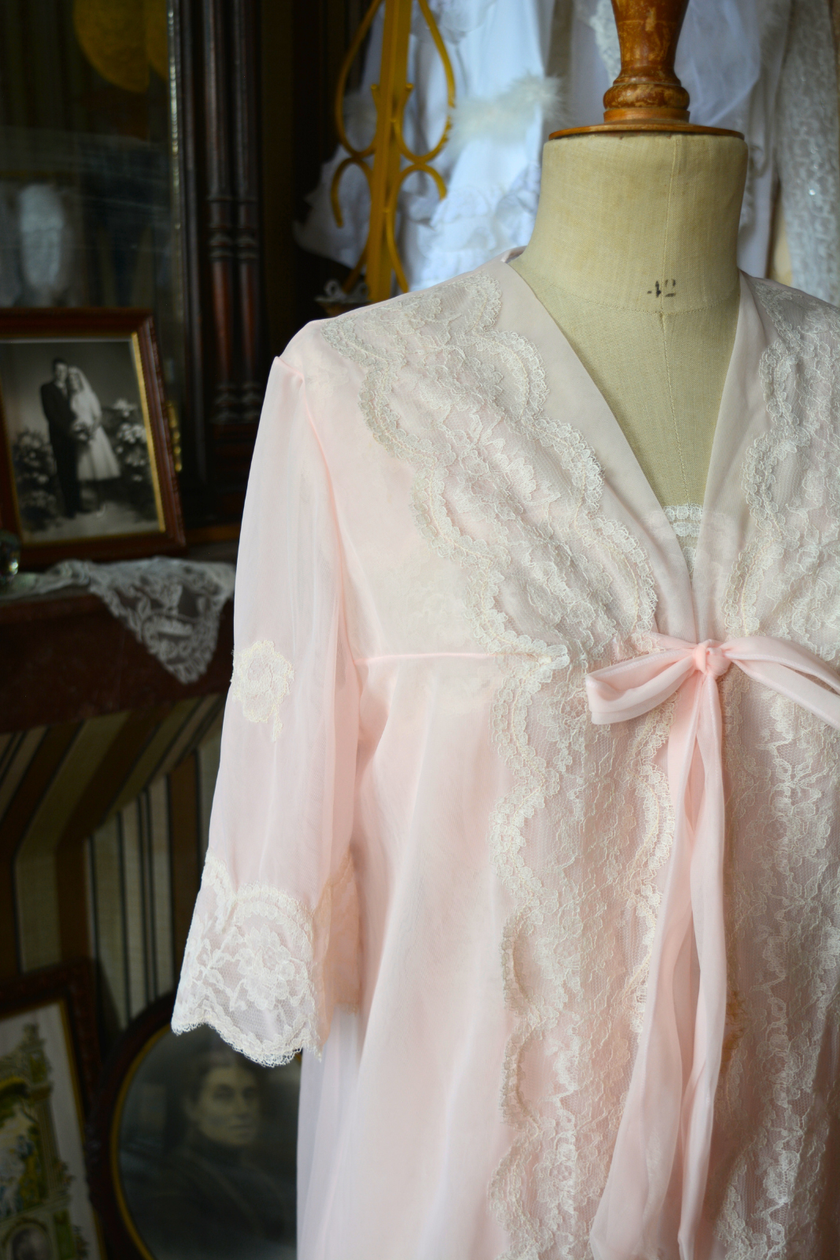 Ensemble Vintage Dentelle Rose