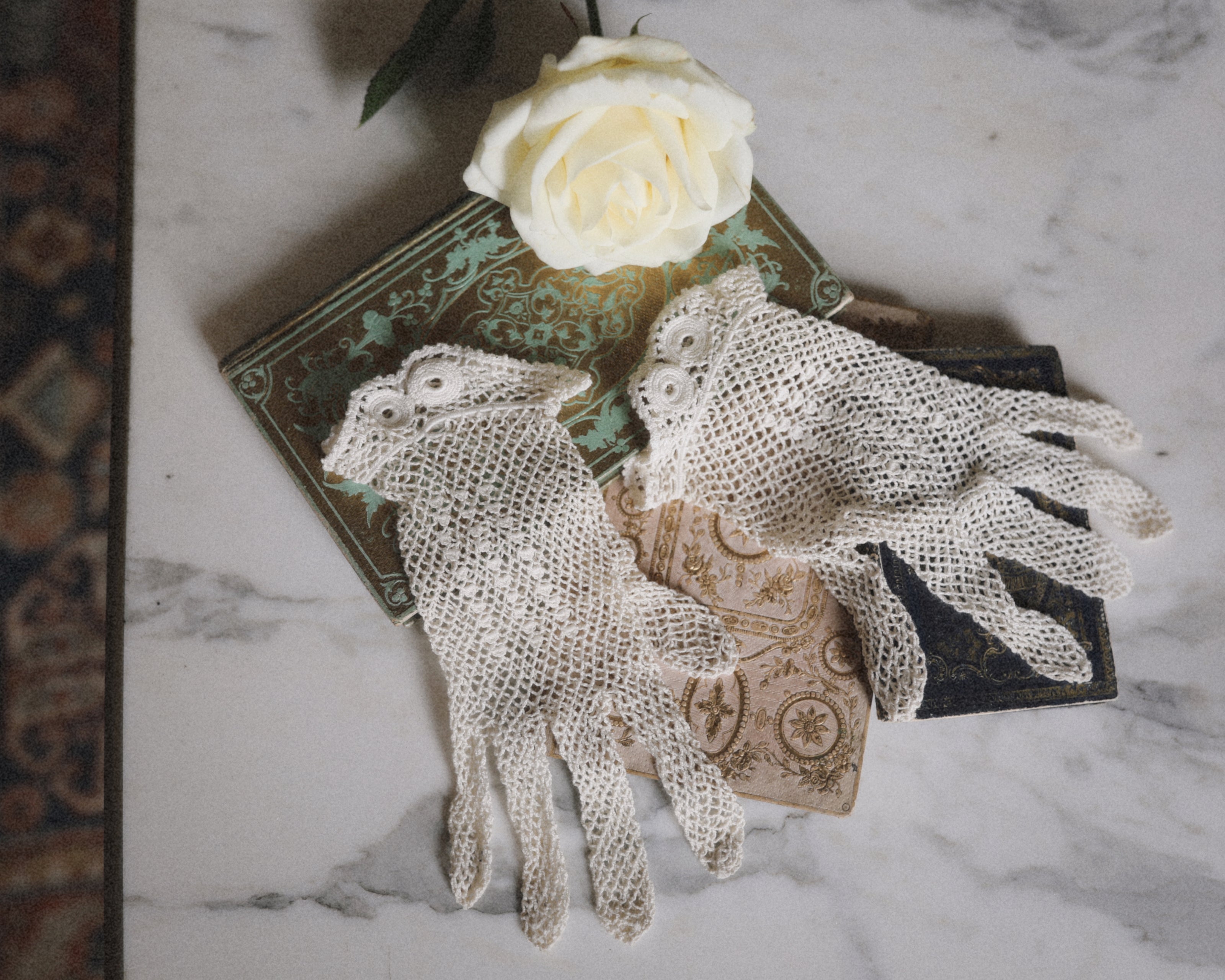 Paire de Gants en Crochet Ajourés