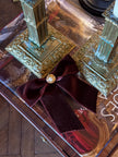 Le Noeud En Velours Marron