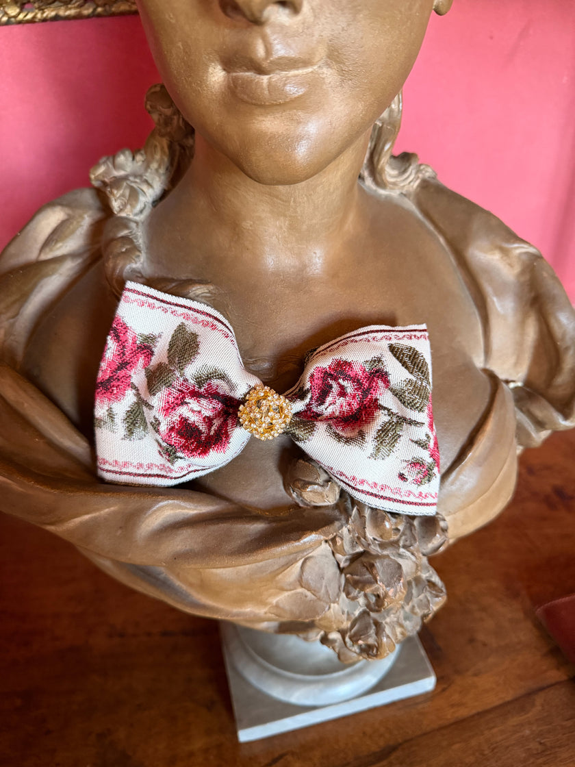 Le Noeud Tapisserie Roses Vintage