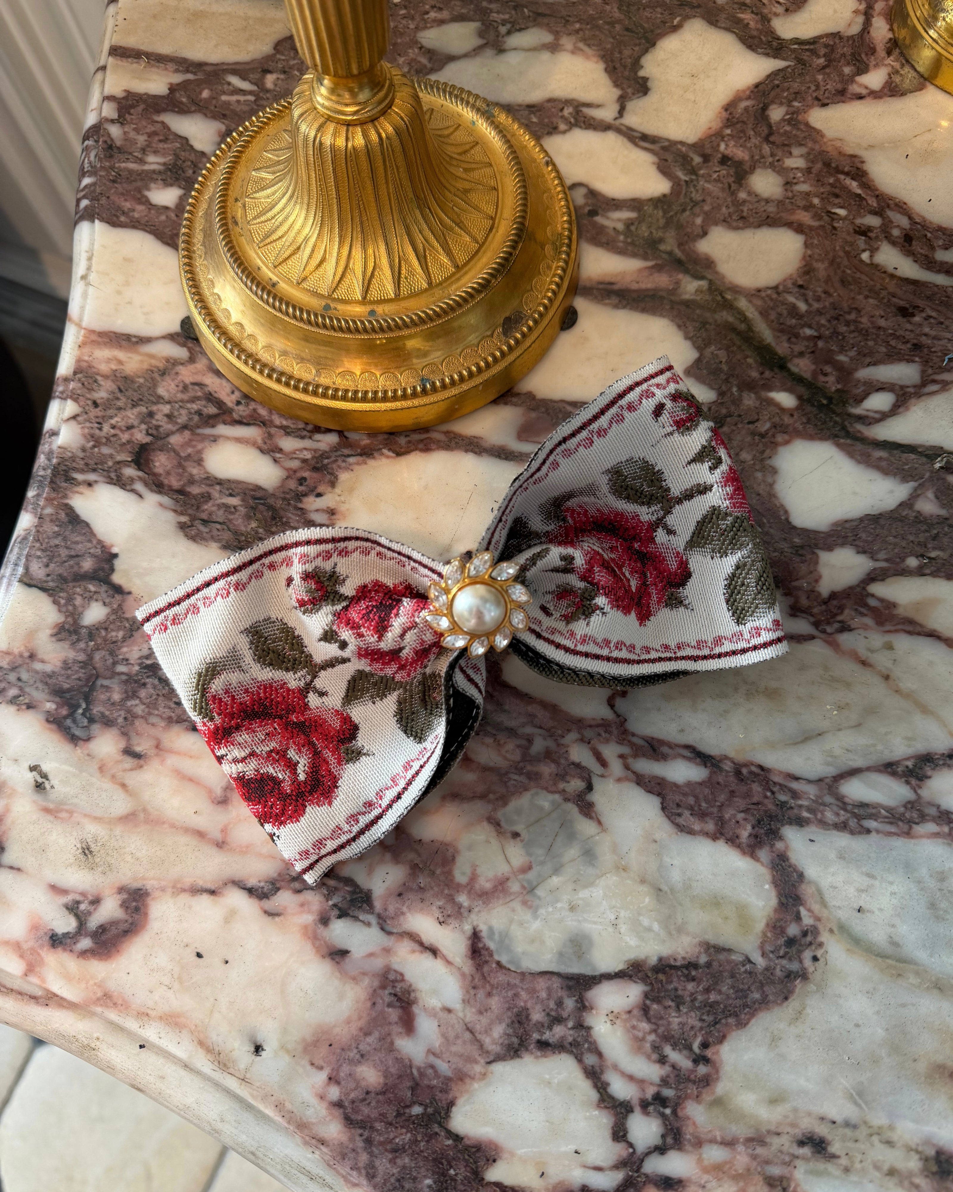 noeud heritage avec roses rouge bouton nacré et doré