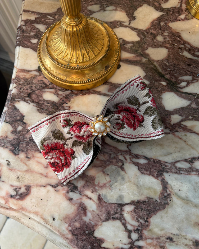 noeud heritage avec roses rouge bouton nacré et doré